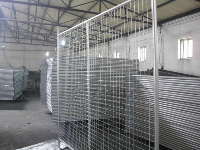 Hot Dipped Galvanized Mesh Panels for Mobile Crowd Control Barriers